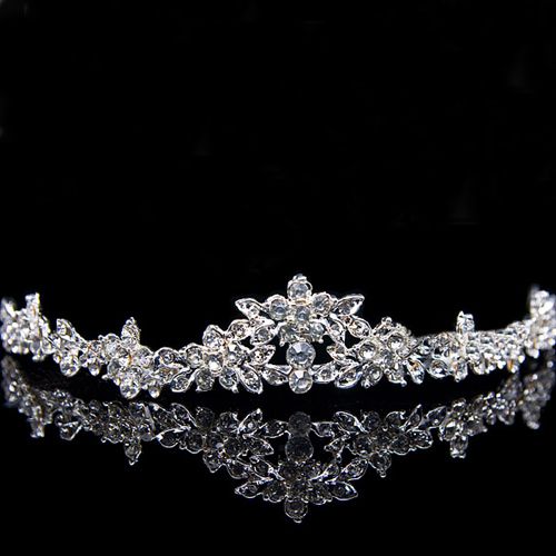 TIARAS E COROAS