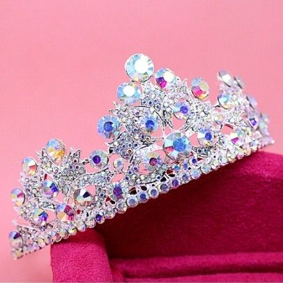 TIARAS E COROAS