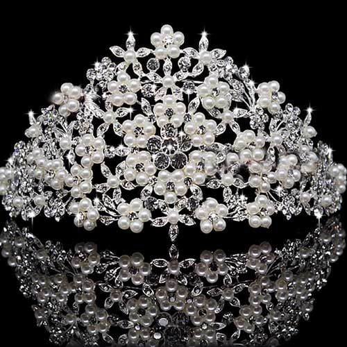 TIARAS E COROAS