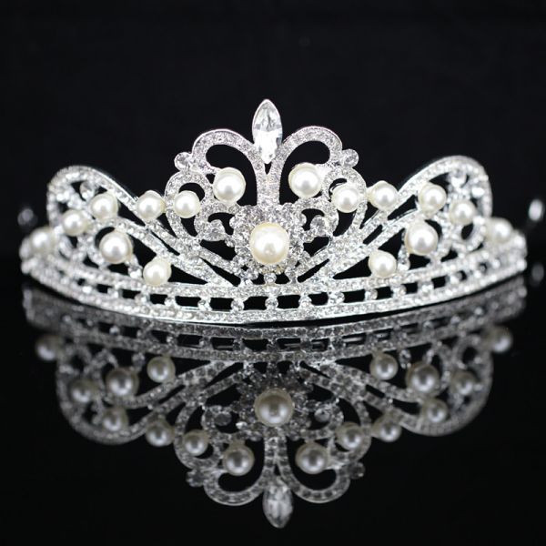 TIARAS E COROAS